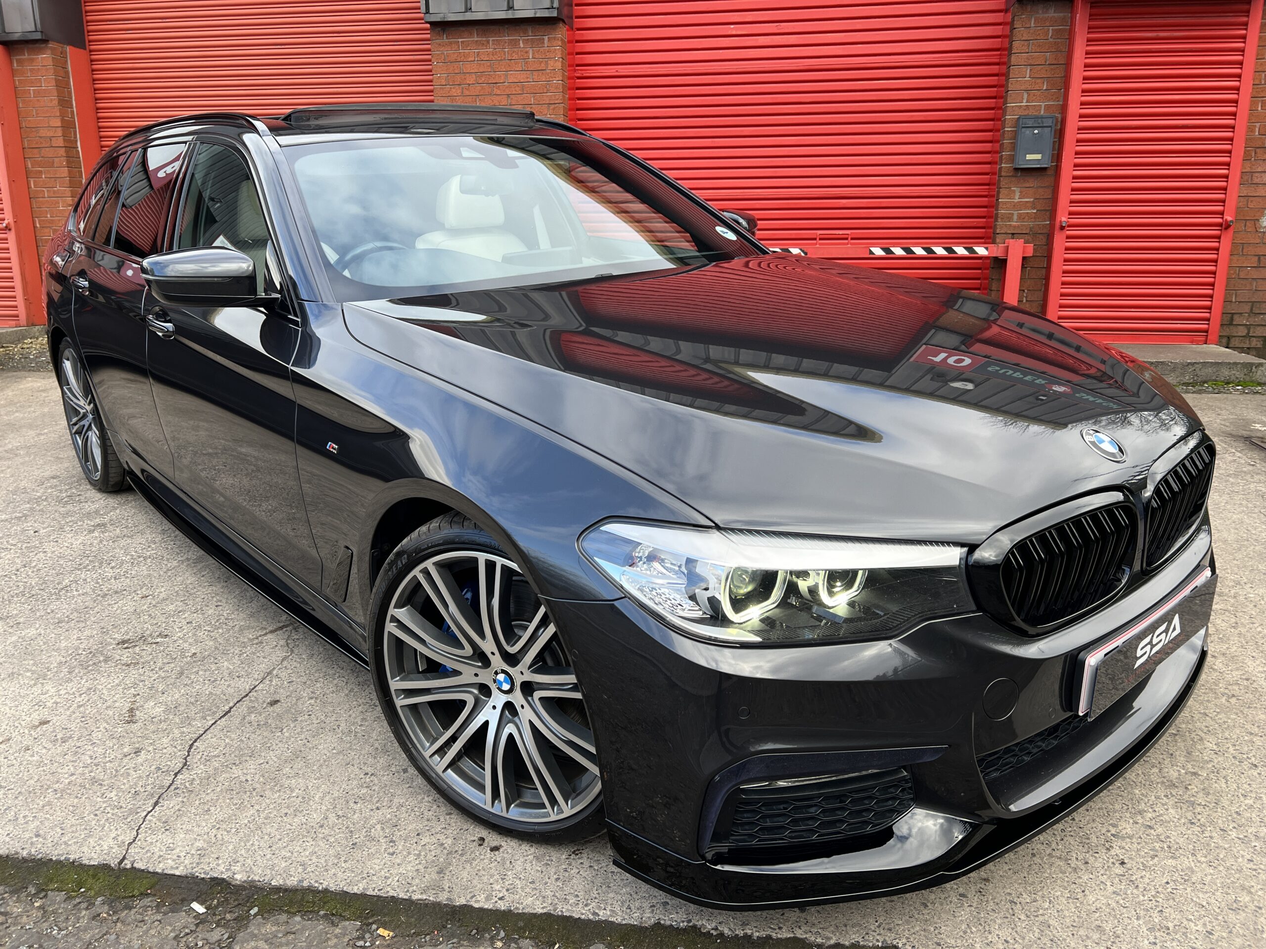 2018 BMW 530d M Sport xDrive Touring *PAN ROOF-COMFORT PACKAGE-REV CAM* Auto