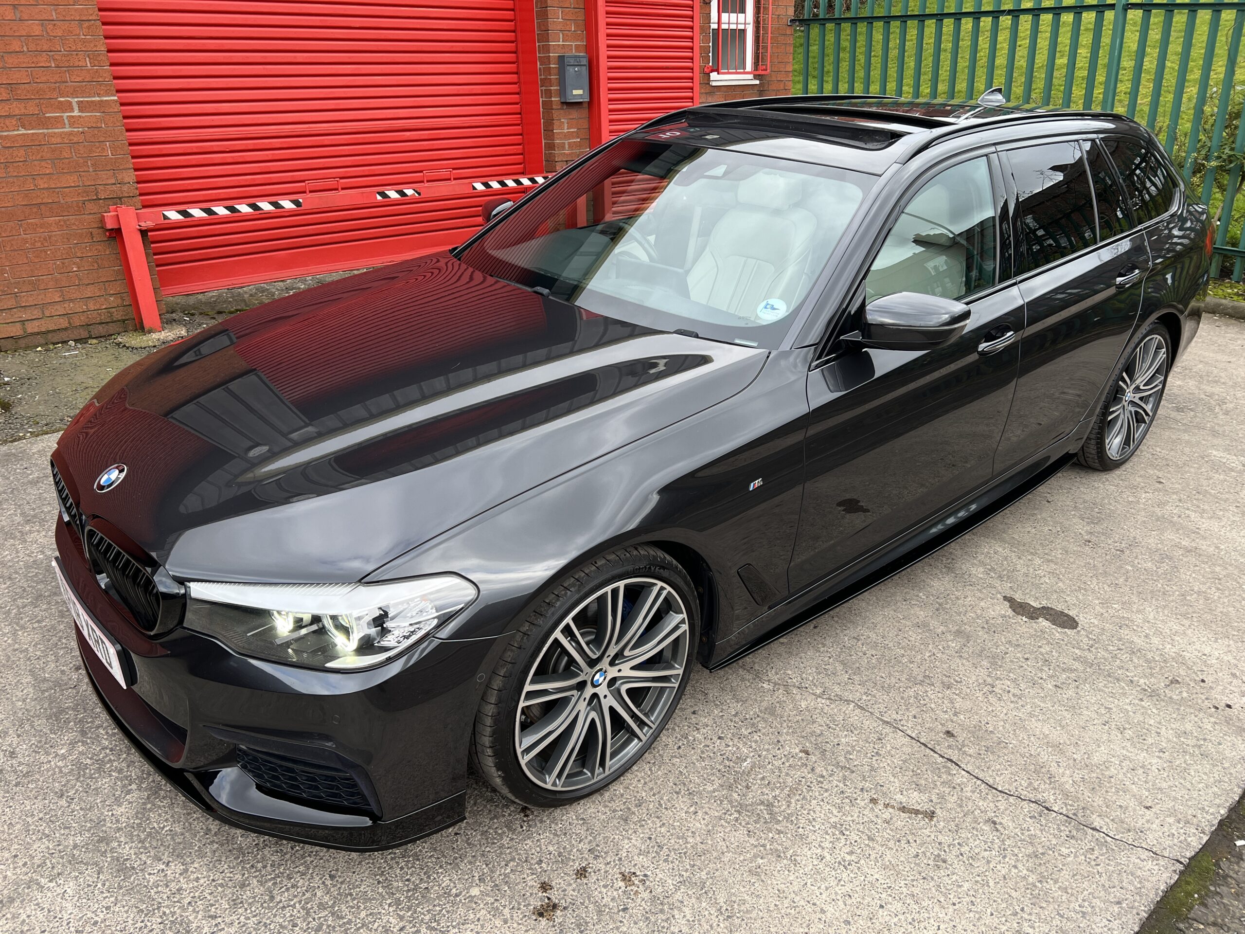 2018 BMW 530d M Sport xDrive Touring *PAN ROOF-COMFORT PACKAGE-REV CAM* Auto