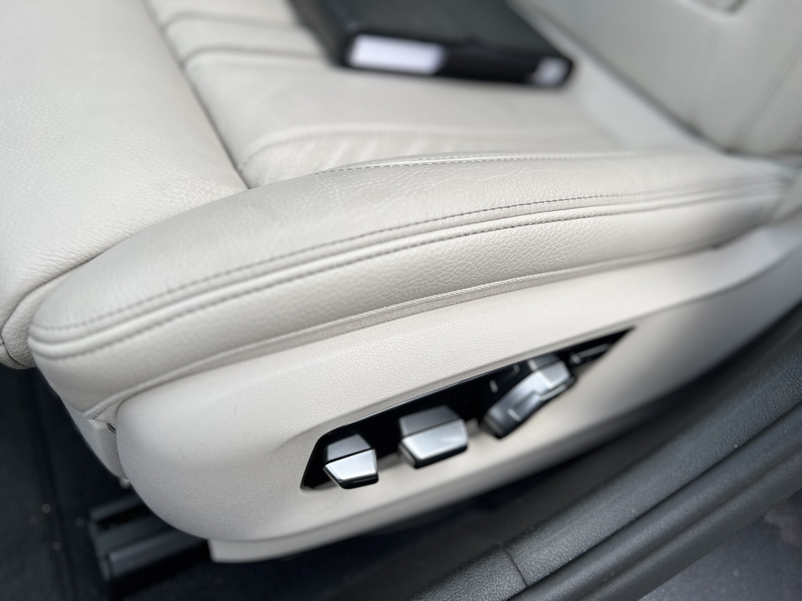 2018 BMW 530d M Sport xDrive Touring *PAN ROOF-COMFORT PACKAGE-REV CAM* Auto