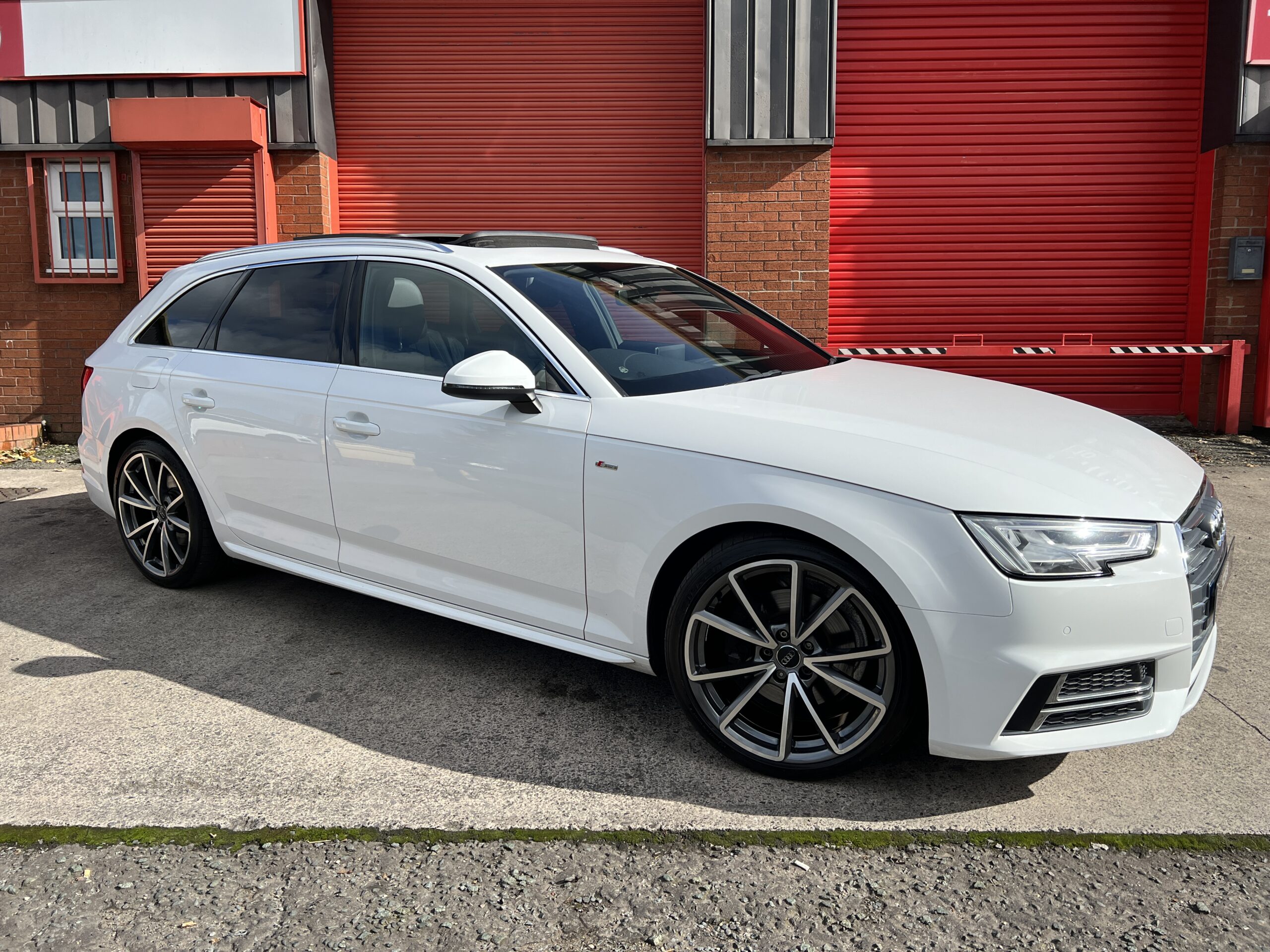 2017 Audi A4 Avant S Line 2.0 TFSI S Tronic *PANROOF-TECH PACK-VIRTUAL-B&O* AUTO