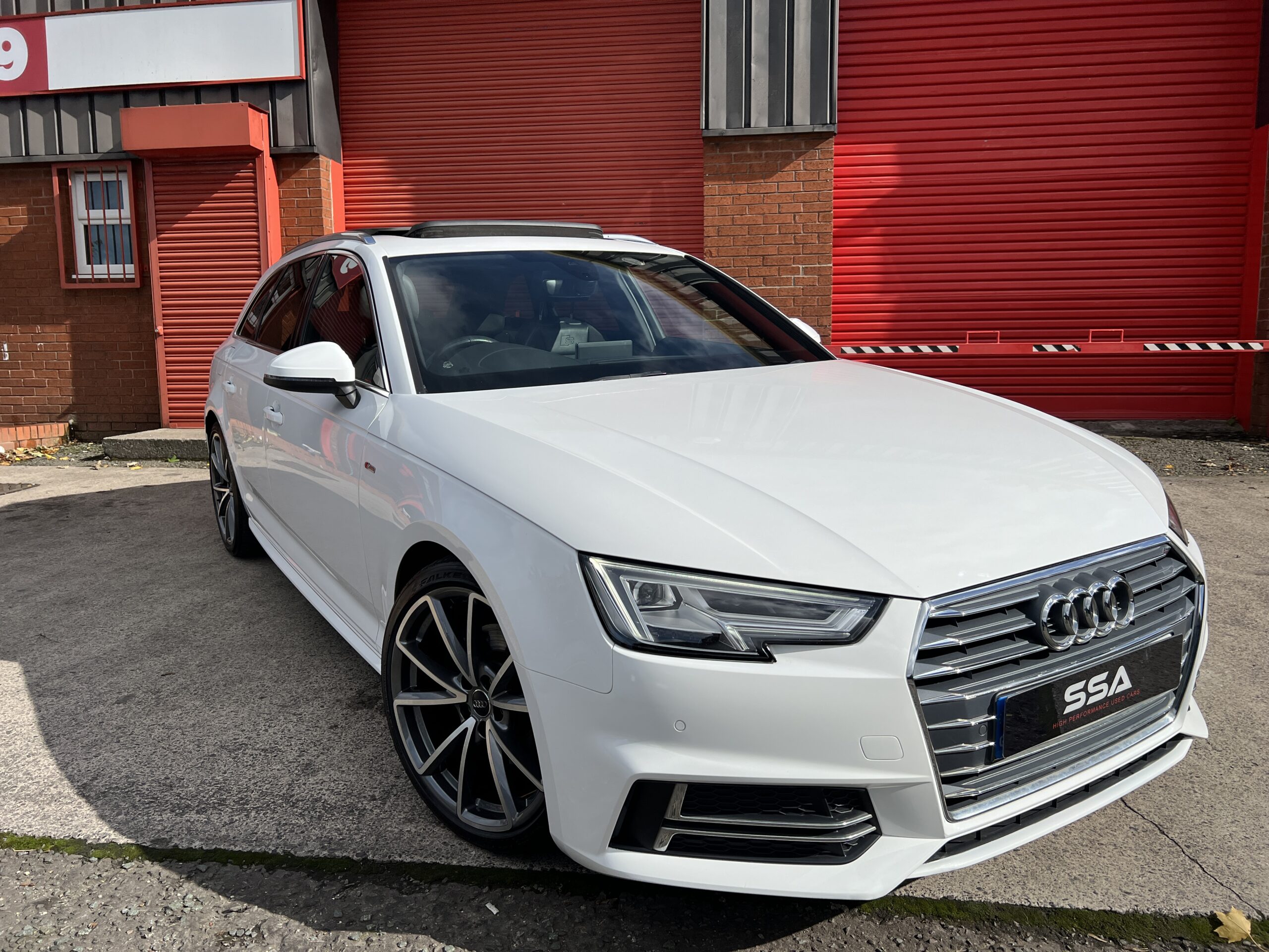 2017 Audi A4 Avant S Line 2.0 TFSI S Tronic *PANROOF-TECH PACK-VIRTUAL-B&O* AUTO