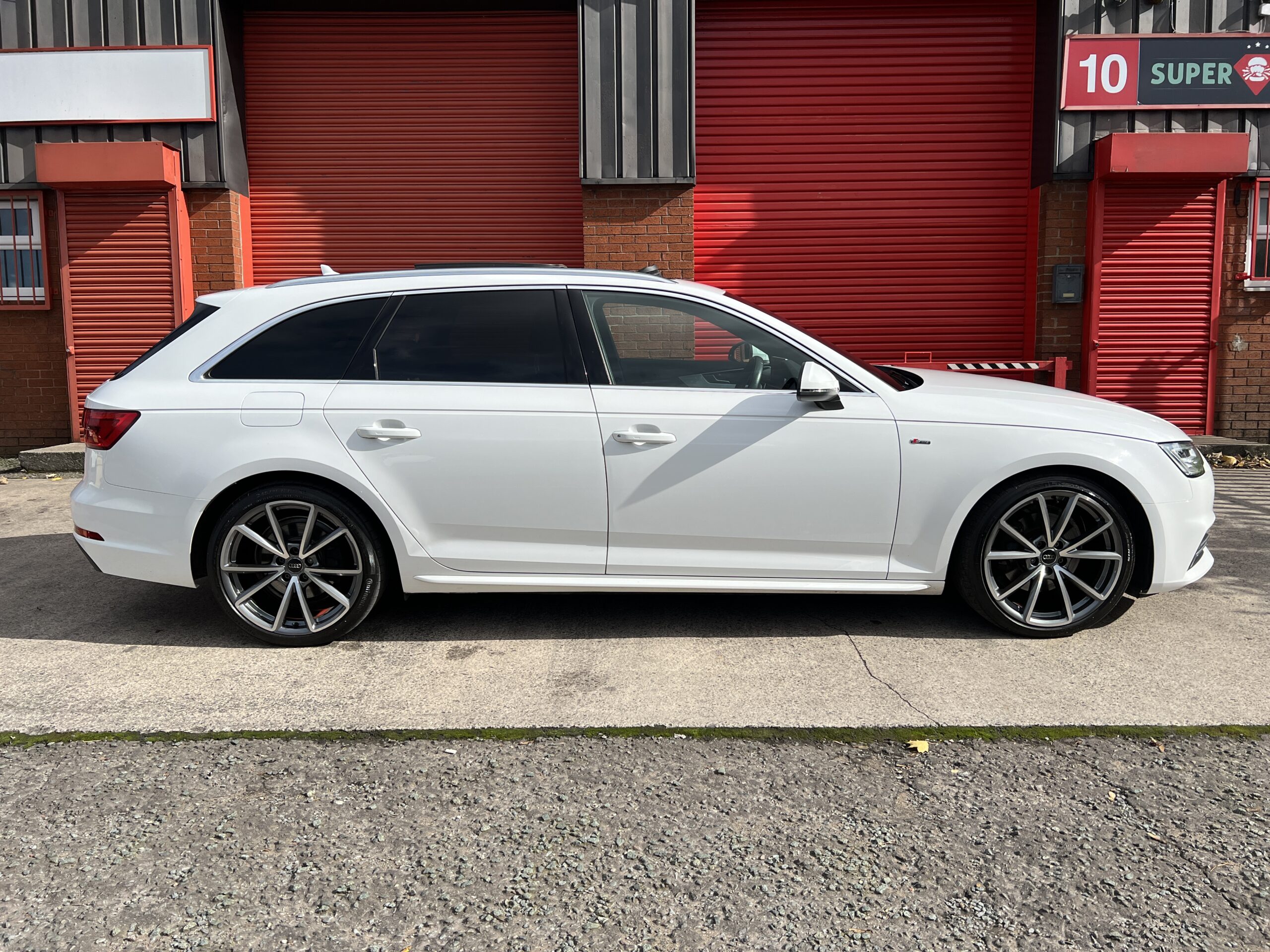 2017 Audi A4 Avant S Line 2.0 TFSI S Tronic *PANROOF-TECH PACK-VIRTUAL-B&O* AUTO