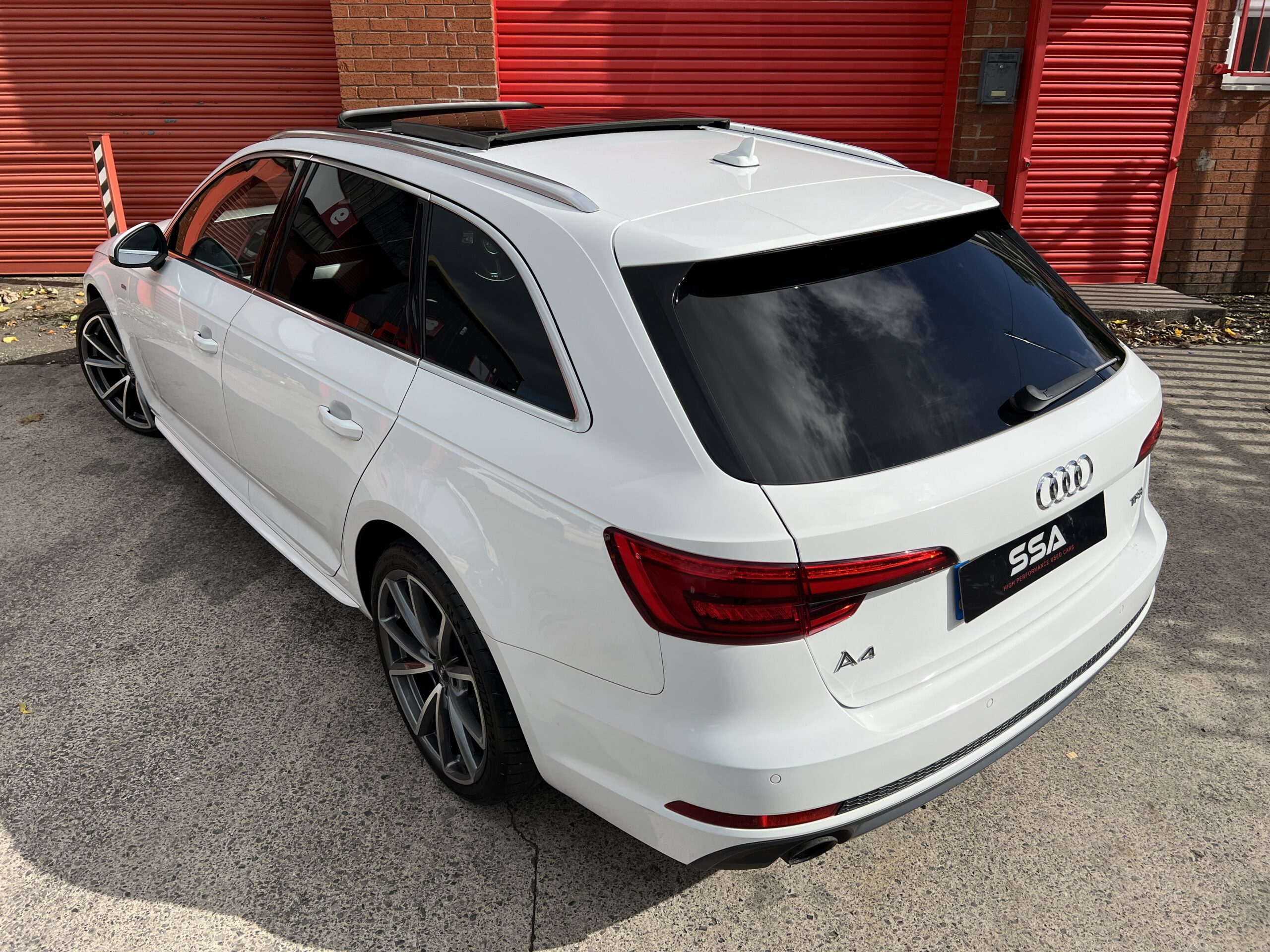 2017 Audi A4 Avant S Line 2.0 TFSI S Tronic *PANROOF-TECH PACK-VIRTUAL-B&O* AUTO