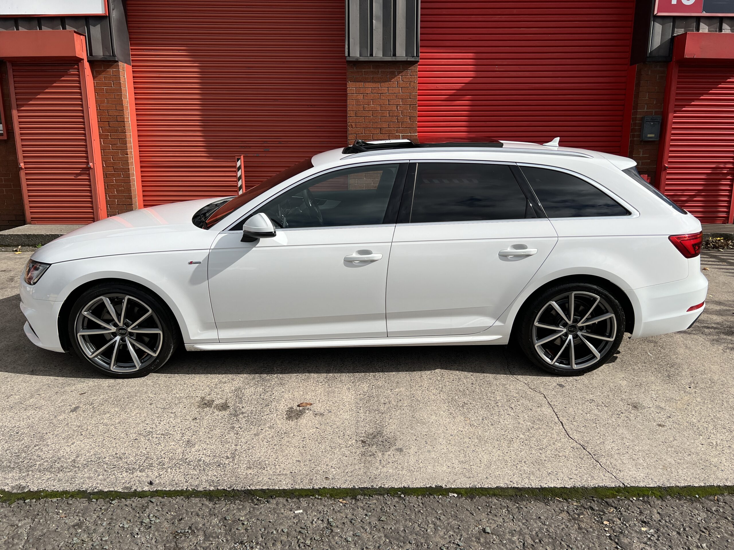 2017 Audi A4 Avant S Line 2.0 TFSI S Tronic *PANROOF-TECH PACK-VIRTUAL-B&O* AUTO
