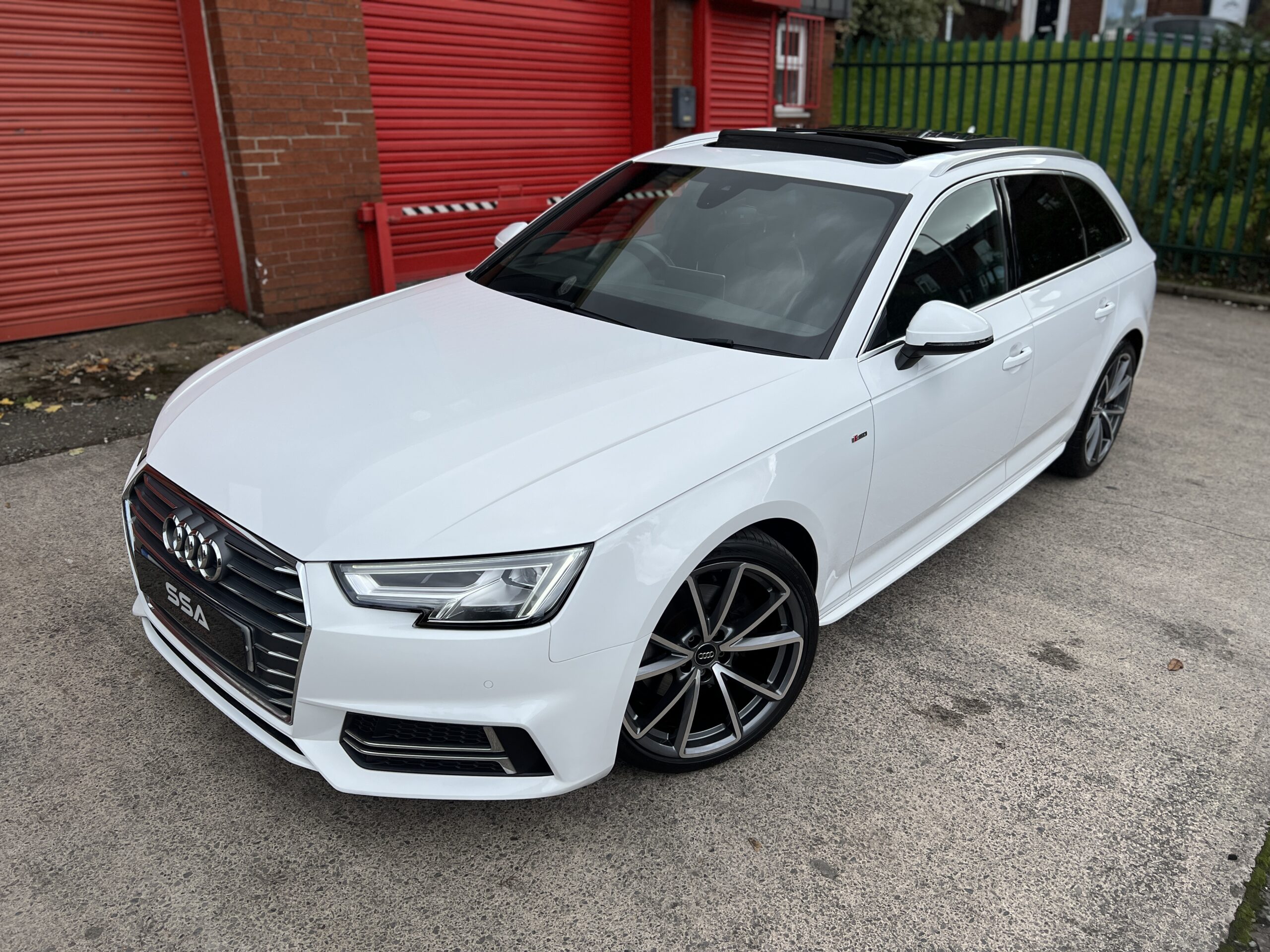 2017 Audi A4 Avant S Line 2.0 TFSI S Tronic *PANROOF-TECH PACK-VIRTUAL-B&O* AUTO