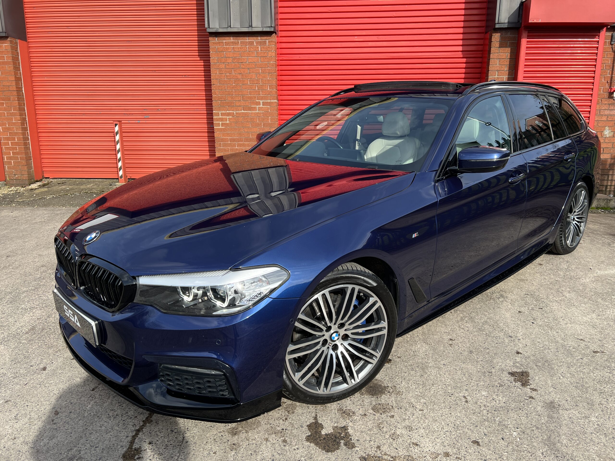 2017 BMW 530d M Sport xDrive Touring *PANROOF-HEATED STEERING-ELECTRIC TOWBAR* Auto