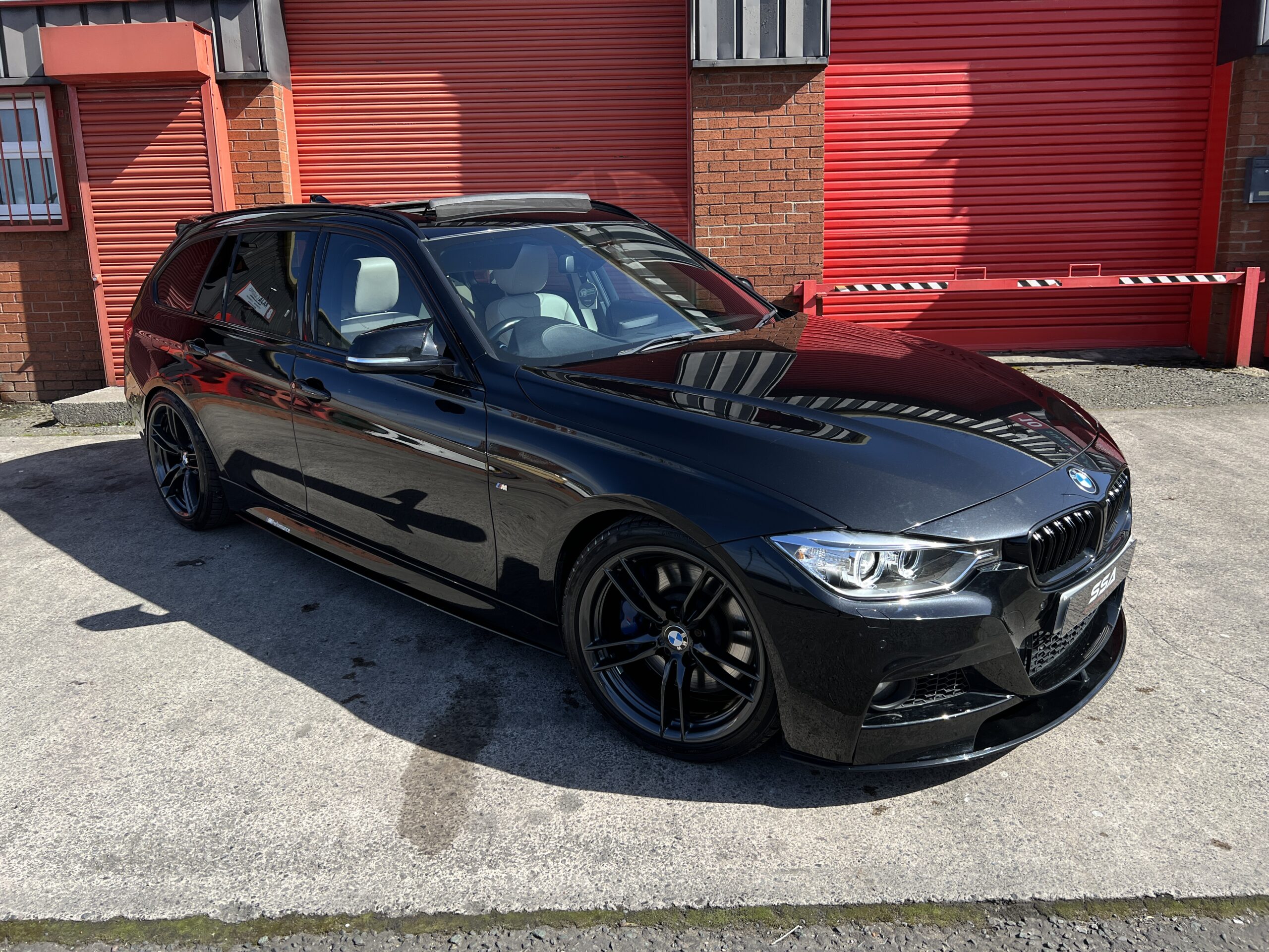 2015 BMW 335d M Sport xDrive Touring *PANROOF-HK-HEATED STEERING-M KIT* Auto