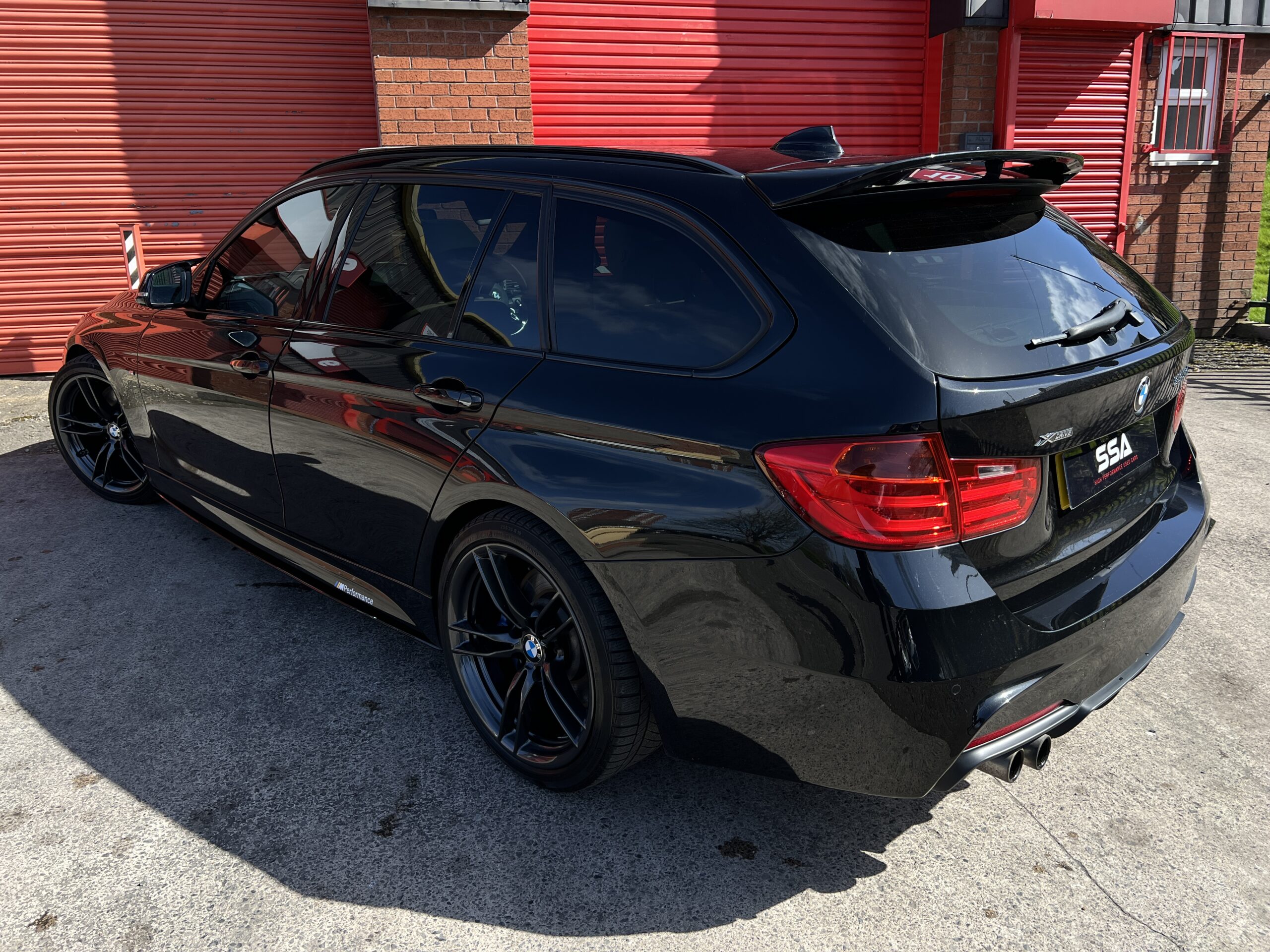 2015 BMW 335d M Sport xDrive Touring *PANROOF-HK-HEATED STEERING-M KIT* Auto