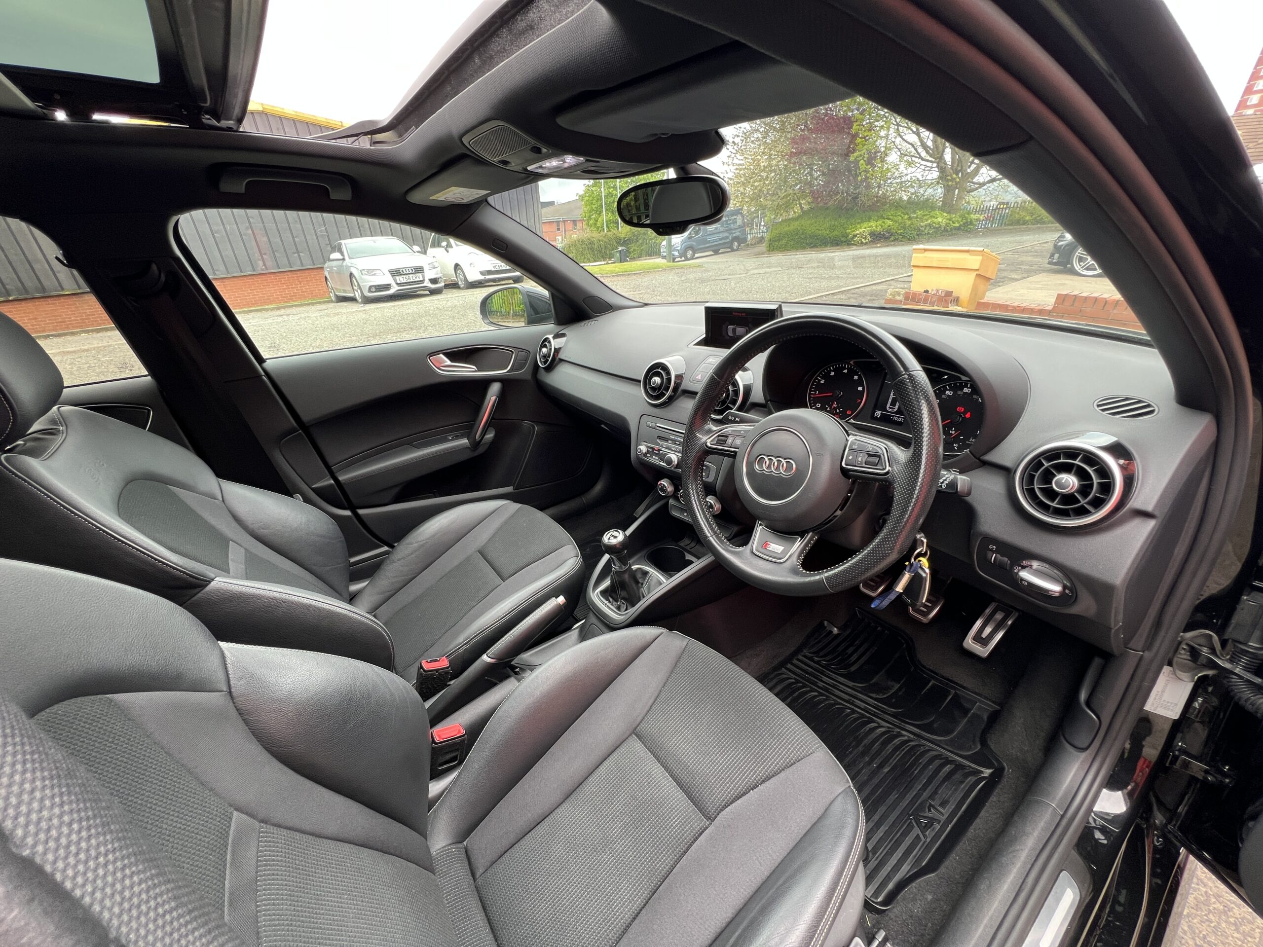 2016 AUDI A1 TFSI 1.4 SPORTBACK *PANROOF + OUTSTANDING HISTORY*