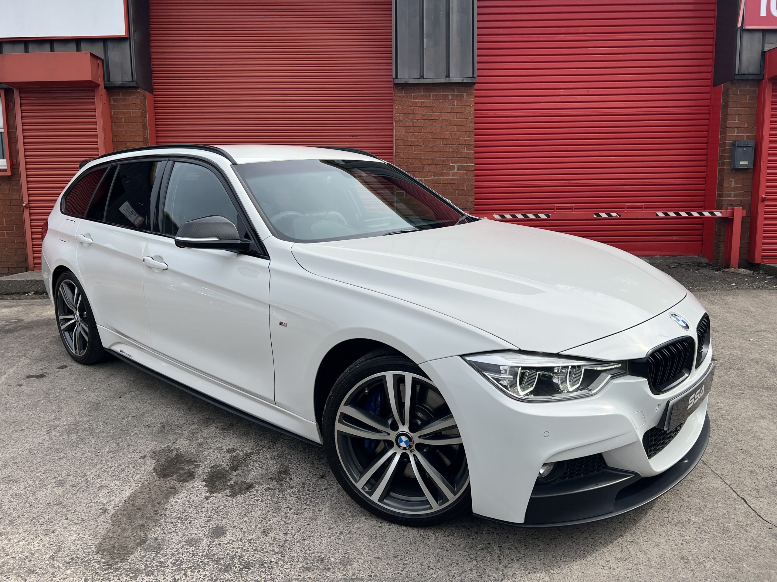 2017 BMW 330d M Sport xDrive Touring *PRONAV-HK SOUND-M SPORT PLUS-CARBON INTERIOR-LOADED* Auto