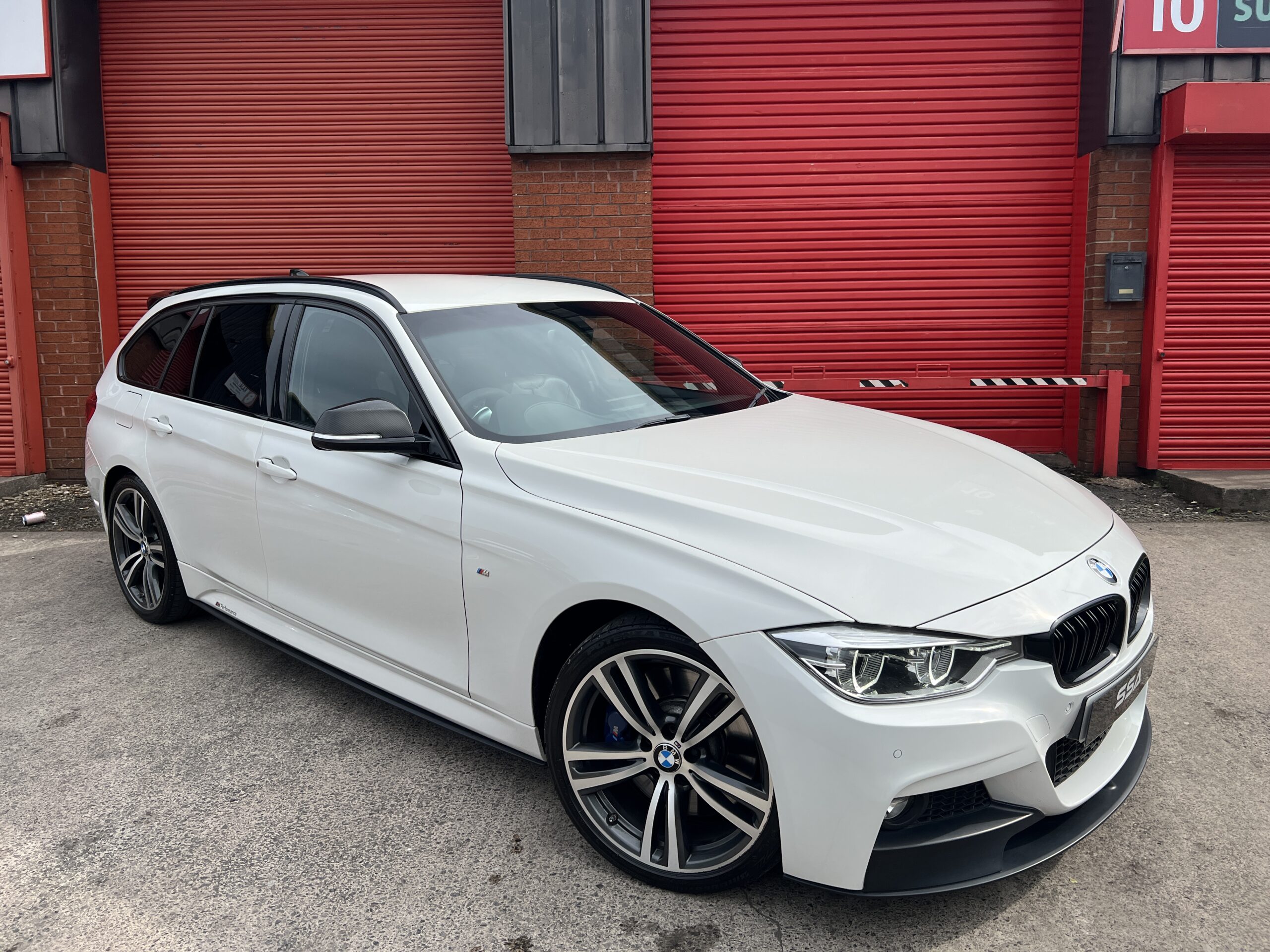 2017 BMW 330d M Sport xDrive Touring *PRONAV-HK SOUND-M SPORT PLUS-CARBON INTERIOR-LOADED* Auto