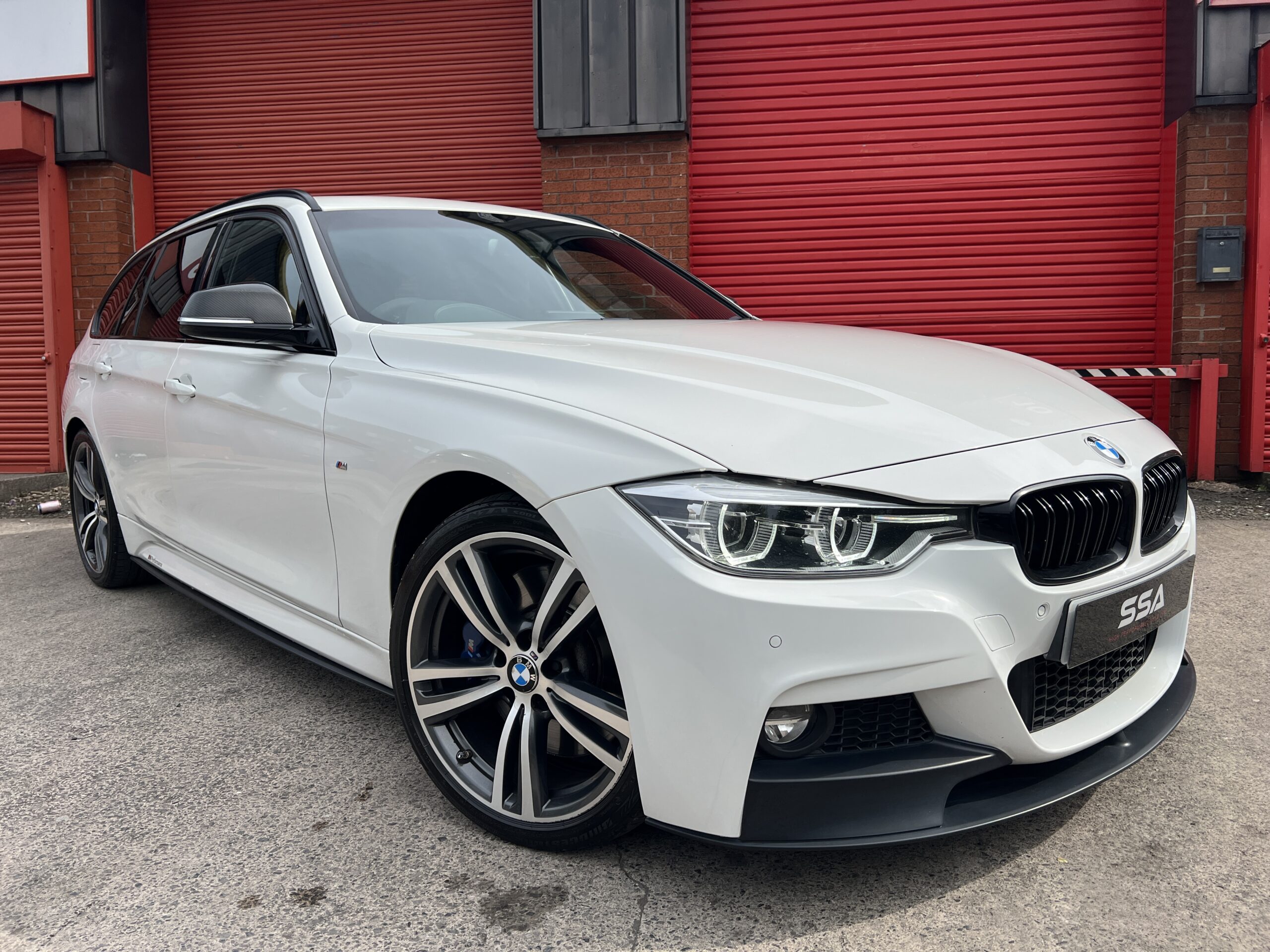 2017 BMW 330d M Sport xDrive Touring *PRONAV-HK SOUND-M SPORT PLUS-CARBON INTERIOR-LOADED* Auto