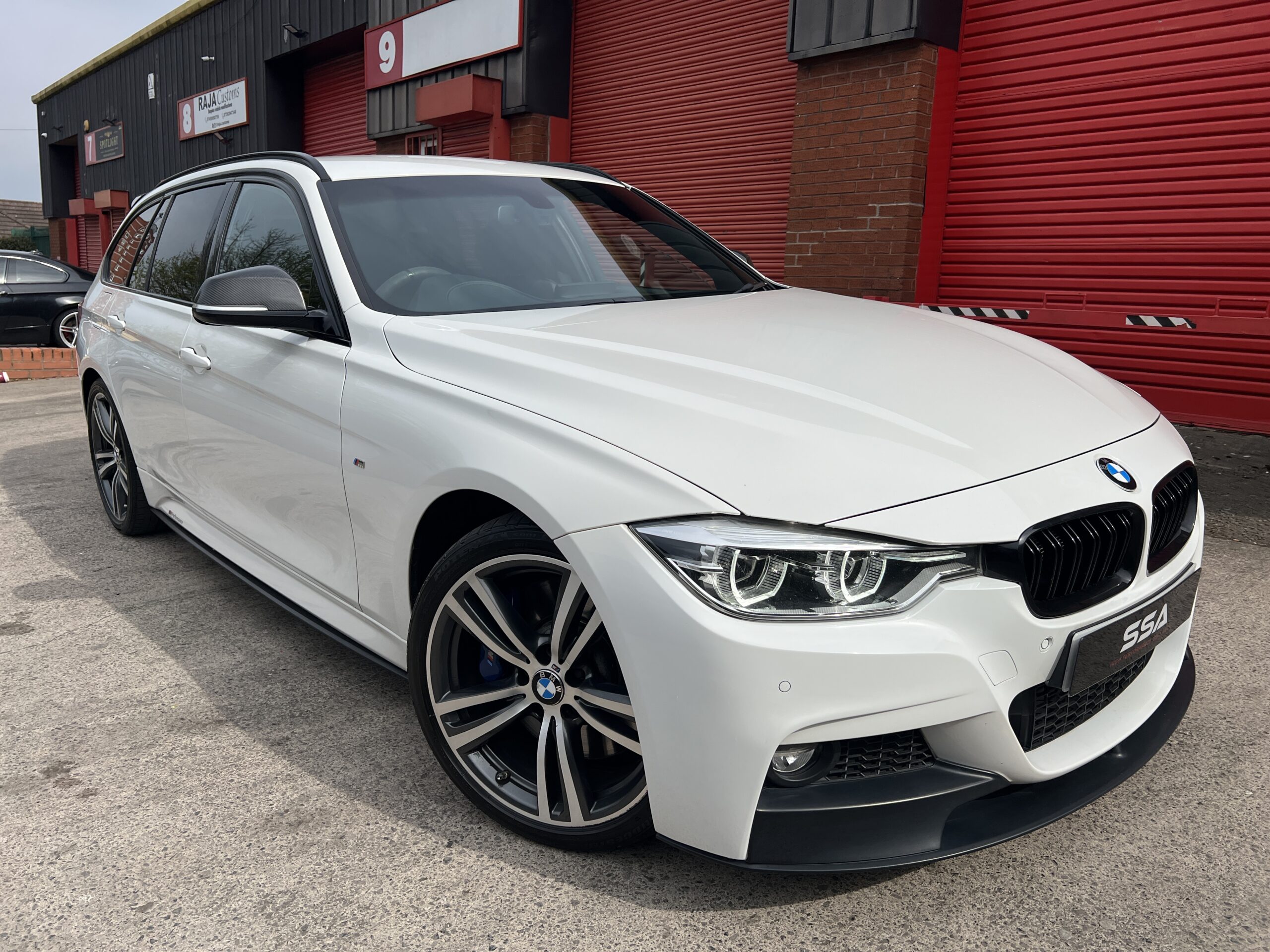 2017 BMW 330d M Sport xDrive Touring *PRONAV-HK SOUND-M SPORT PLUS-CARBON INTERIOR-LOADED* Auto