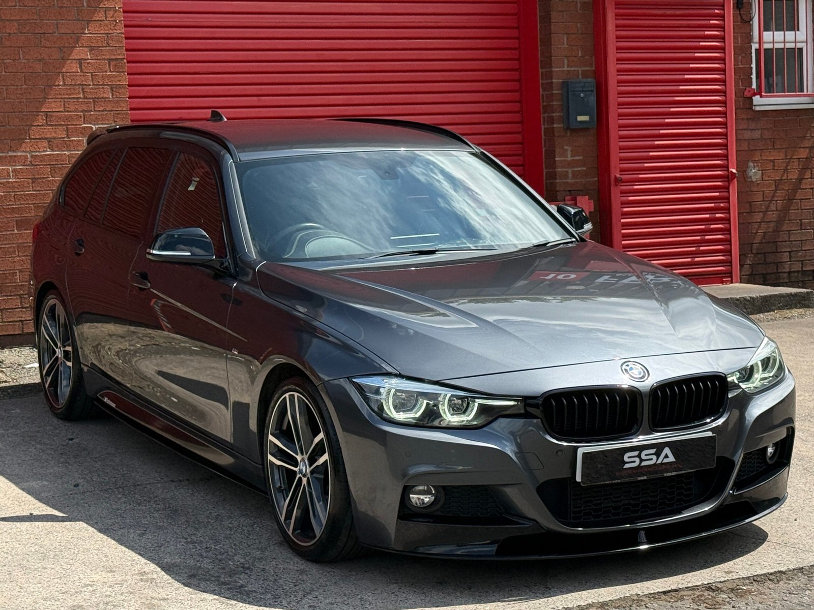 2019 BMW 330d M Sport Shadow Edition Touring *PRONAV-HK SOUND-M SPORT PLUS* Auto