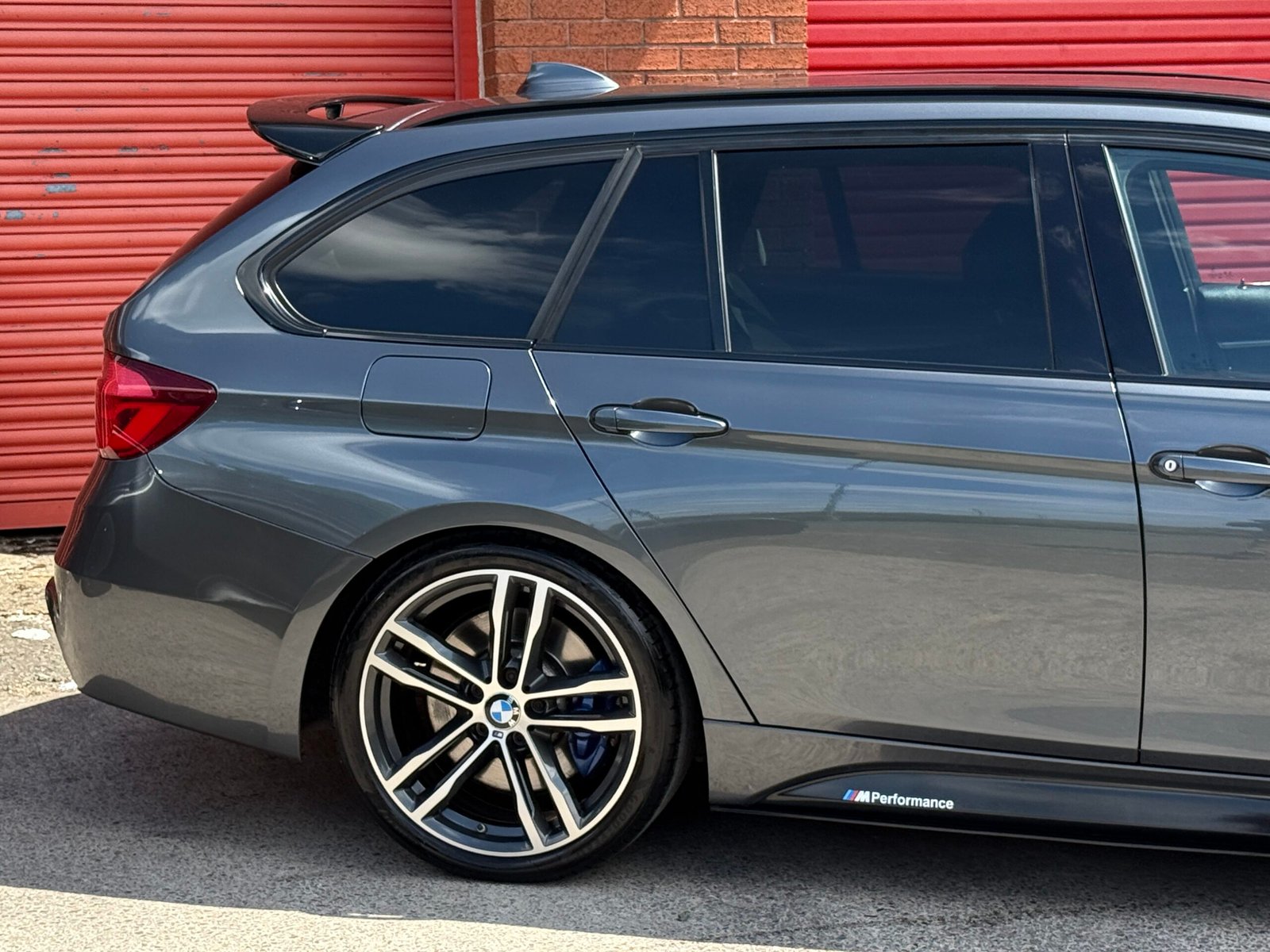 2019 BMW 330d M Sport Shadow Edition Touring *PRONAV-HK SOUND-M SPORT PLUS* Auto
